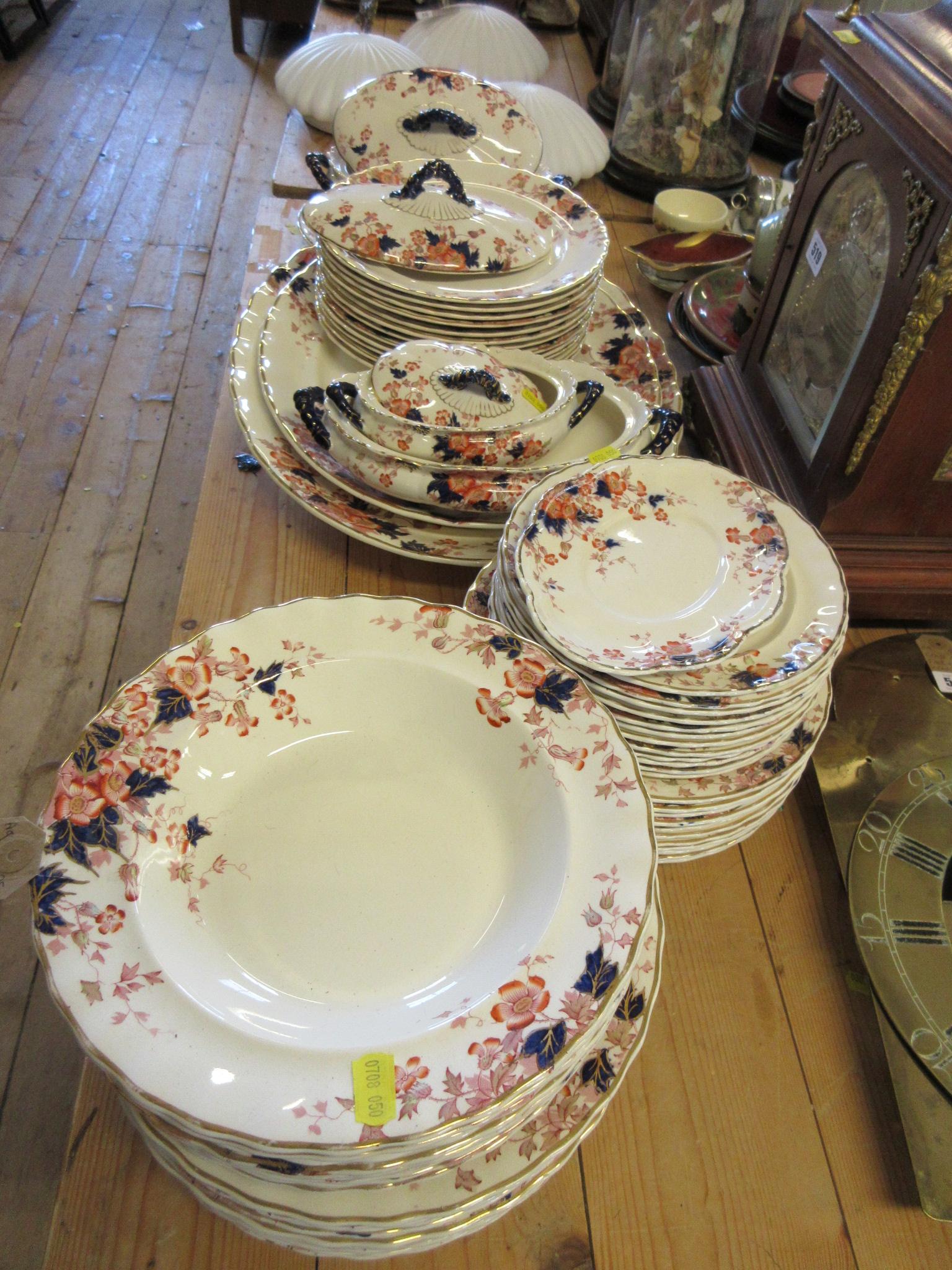 VICTORIAN DINNER SERVICE Image