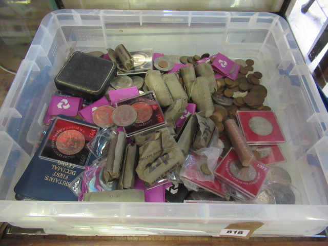 BOX OF ASSORTED COINS Image