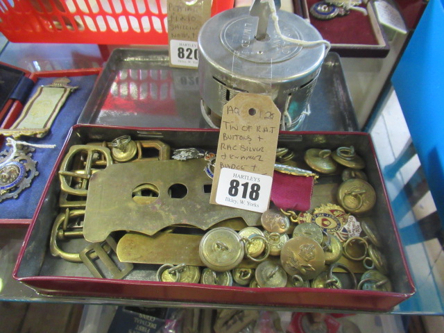 TIN OF RAF BUTTONS AND RAF SILVER AND ENAMEL BADGE AND A COIN BANK Image