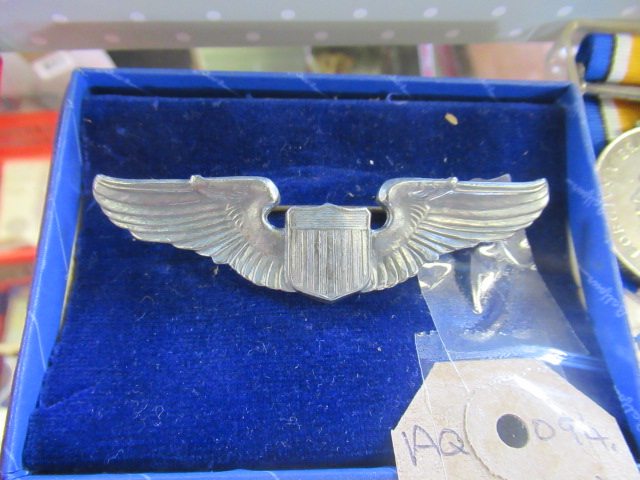 US STERLING SILVER ARMY AIR CORPS WINGS BADGE AND CASE Image