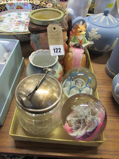 QUANTITY OF ORNAMENTS ETC Image