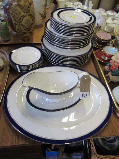 QUANTITY OF ROYAL WORCESTER DINNERWARE Image