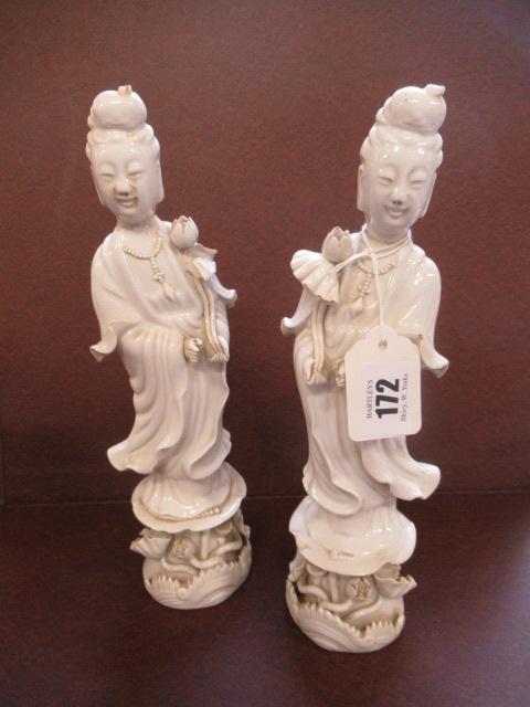 PAIR OF CHINESE PORCELAIN FIGURES Image