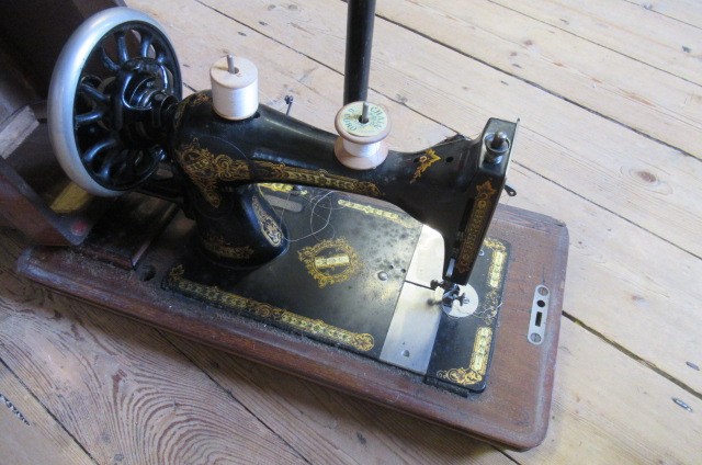JONES SEWING MACHINE Image