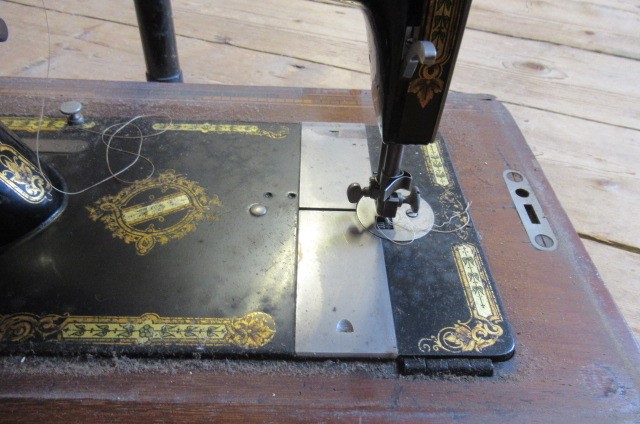JONES SEWING MACHINE Image
