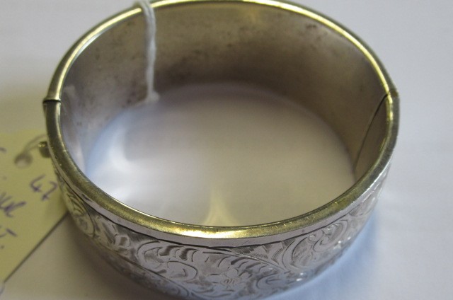 SILVER BANGLE Image