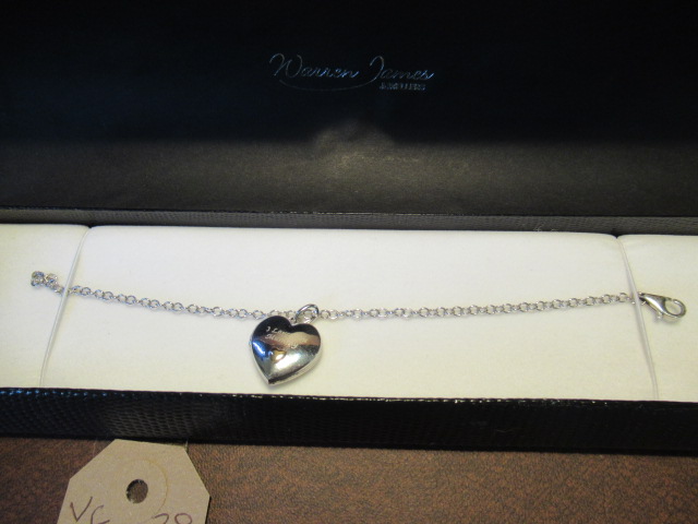 SILVER HEART SPECIAL MUM LOCKET BRACELET   Image