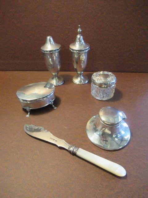 QUANTITY OF SILVER ITEMS Image