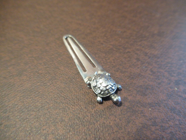 SILVER TURTLE BOOKMARK Image