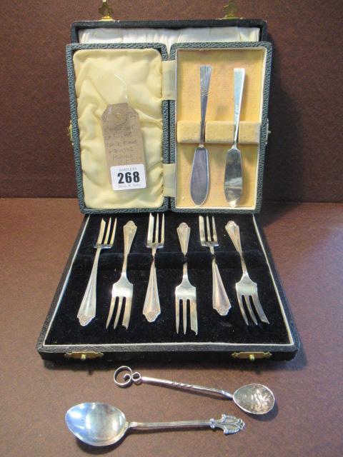 CASED SET OF SILVER CAKE FORKS  BUTTER KNIVES ETC Image