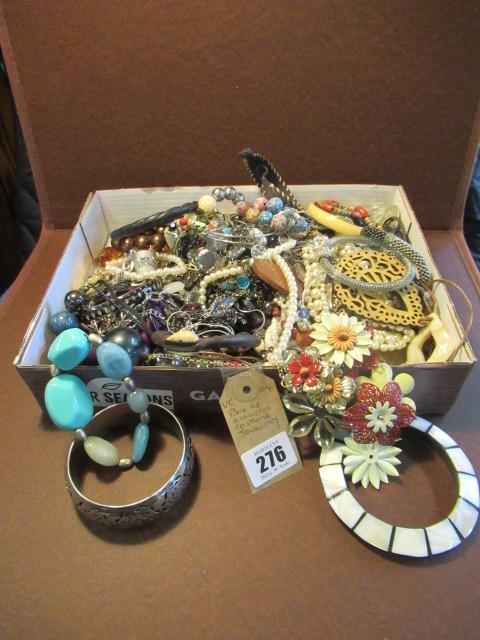 BOX OF ASSORTED COSTUME JEWELLERY Image