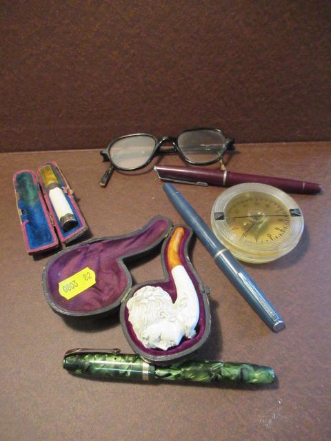 BOX OF MISCELLANEOUS COLLECTABLES INCLUDING MEERSCHAUM PIPE Image