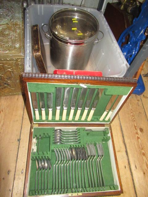 BOX OF CUTLERY ETC Image