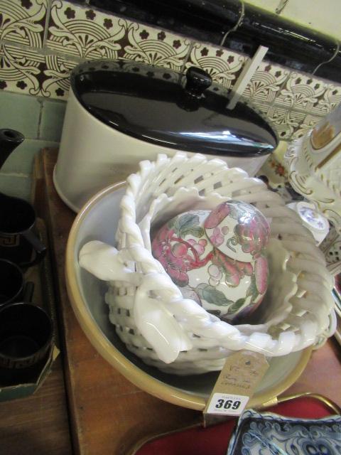 QUANTITY OF CERAMICS Image