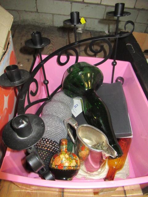 BOX OF MISCELLANEOUS ITEMS Image
