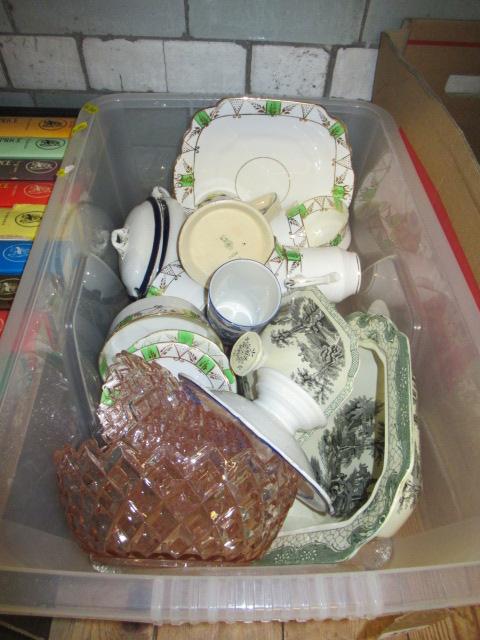 QUANTITY OF CHINA AND GLASS INCLUDING ROYAL DOULTON TANKARD Image