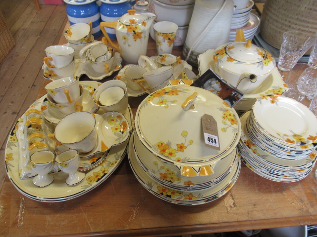 CROWN DUCAL DINNER SERVICE Image