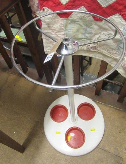 RETRO METAL STICK STAND Image