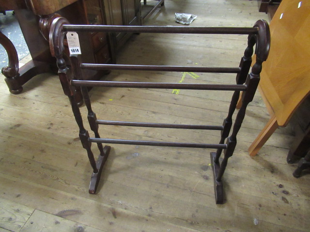 HARDWOOD TOWEL RAIL Image