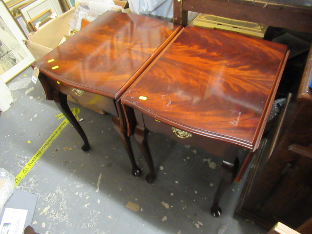 TWO MAHOGANY DROP LEAF OCCASIONAL TABLES Image