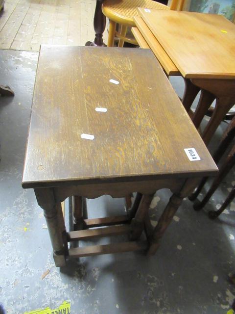 OAK NEST OF TABLES Image