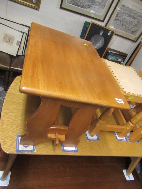 SMALL OAK OCCASIONAL TABLE Image