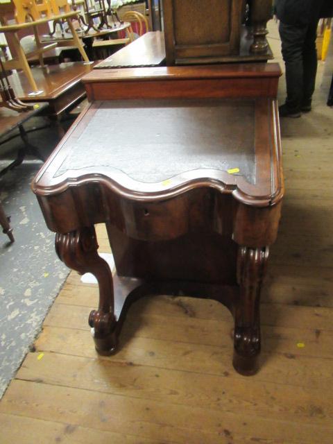VICTORIAN MAHOGANY DAVENPORT Image