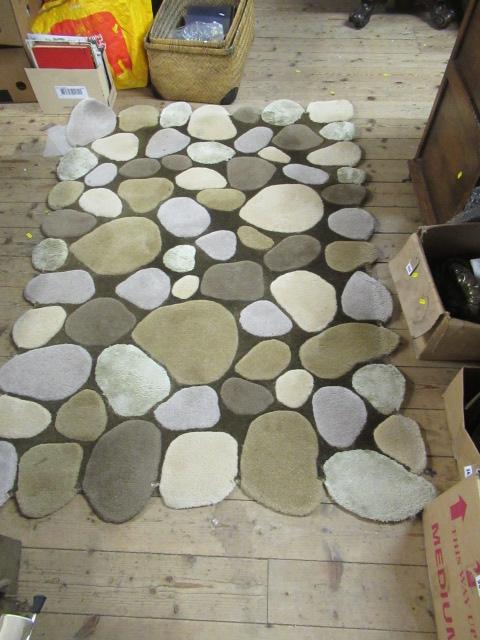 GREY AND BEIGE RUG Image