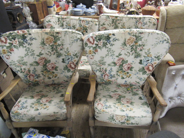 ERCOL(?) THREE PIECE COTTAGE SUITE Image