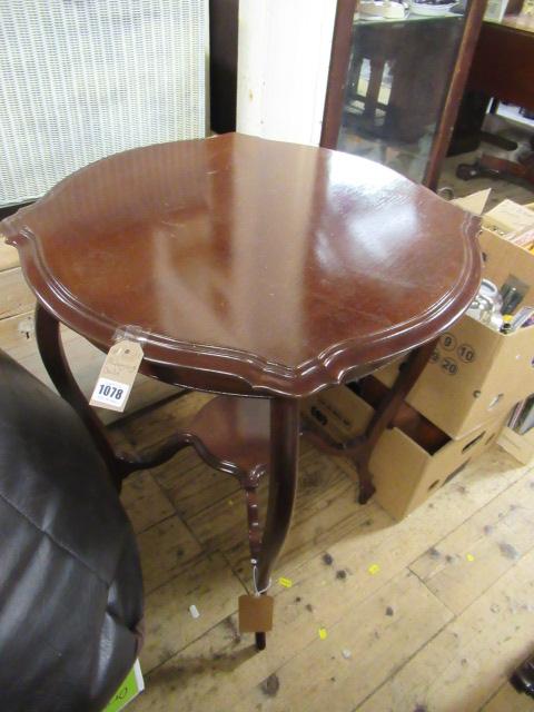MAHOGANY CENTRE TABLE Image
