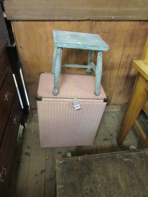 LLOYD LOOM BOX AND STOOL Image