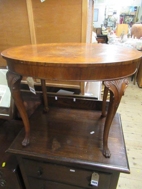 SMALL OVAL WALNUT TABLE Image