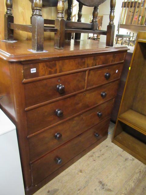 VICTORIAN MAHOGANY CHEST OF DRAWERS Image