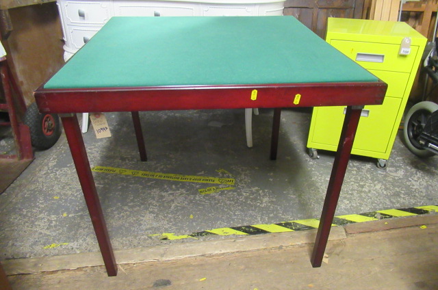 CARD TABLE Image