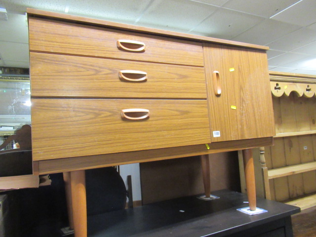 SMALL RETRO SIDEBOARD Image