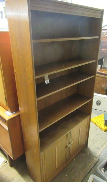 OAK BOOKSHELF UNIT Image