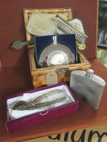 ASPREY NUTCRACKER  TWO FLASKS AND THREE PIECE VINTAGE DRESSING TABLE SET Image