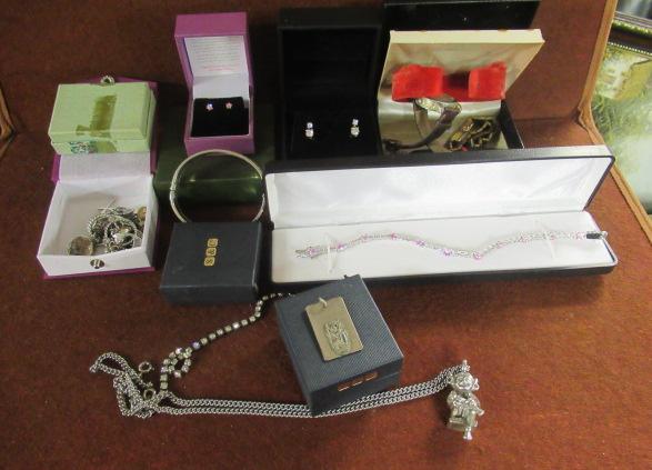 SILVER AND OTHER COSTUME JEWELLERY Image