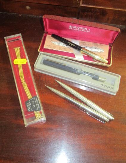GOLD NIBBED SHAEFFER PEN  PARKER PENS AND GOLD PLATED STRAP Image