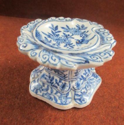 CHINESE PORCELAIN BLUE AND WHITE SALT Image