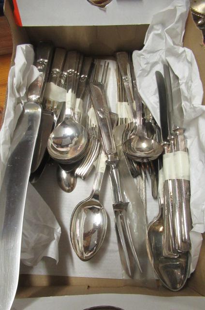 PLATED CUTLERY SET Image