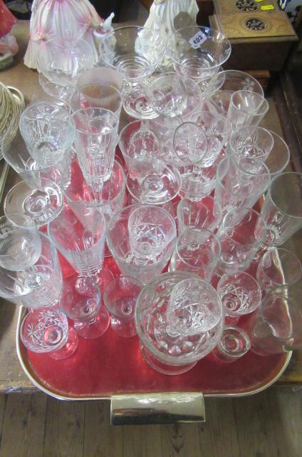TRAY OF DRINKING GLASSES Image