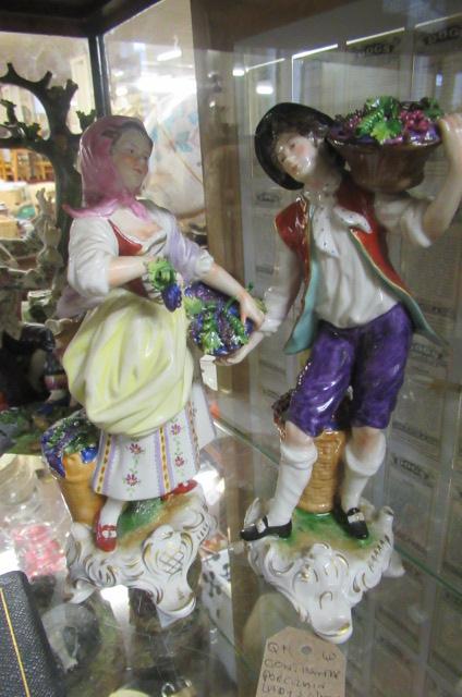 CONTINENTAL PORCELAIN PAIR GRAPE SELLERS Image