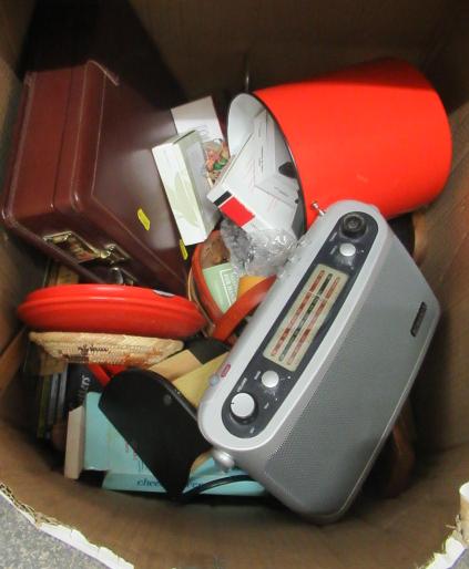 BOX OF MISCELLANEOUS ITEMS Image