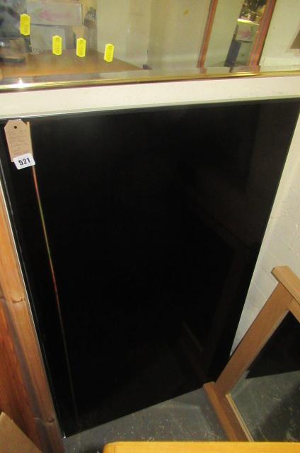 SAMSUNG 48 INCH FLATSCREEN TV WITH WALL BRACKET Image