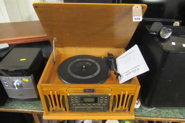 RETRO STYLE RECORD AND CD PLAYER Image