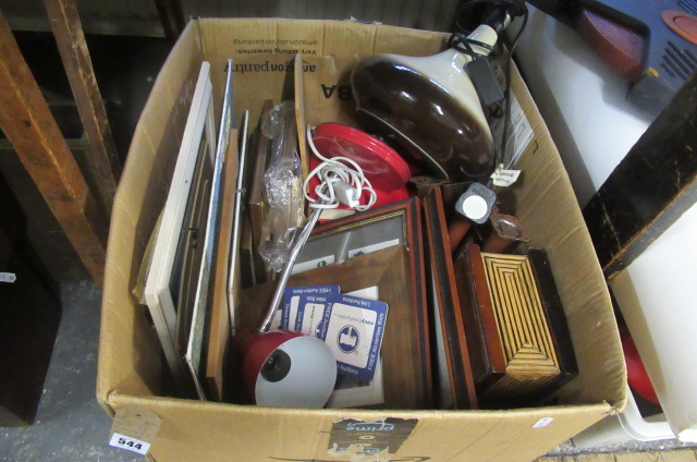 BOX OF PICTURES  INCLUDING LAMPS ETC Image
