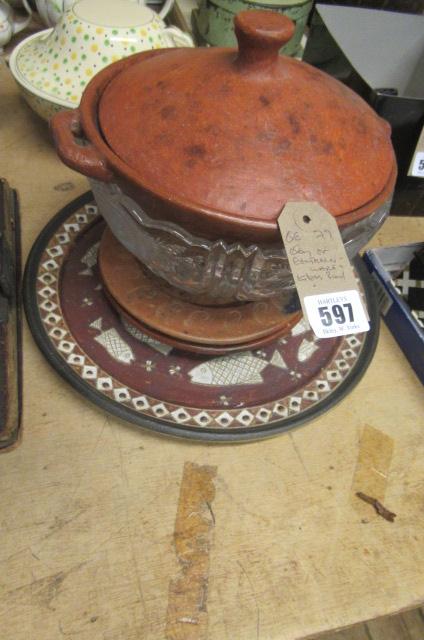 QUANTITY OF EARTHENWARE AND A GLASS BOWL Image