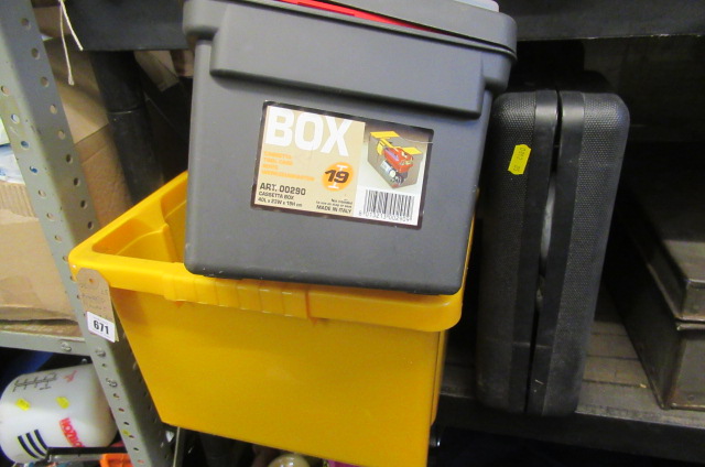 POWER G HAMMER DRILL AND BOX OF ASSORTED TOOLS Image