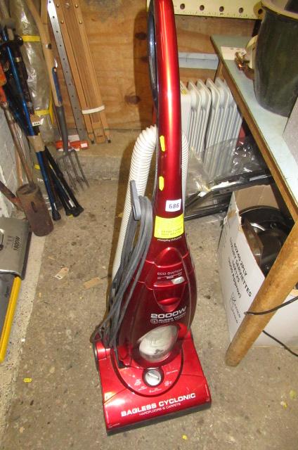 2000W BAGLESS CYCLONIC  MORPHY RICHARDS VACUUM CLEANER Image